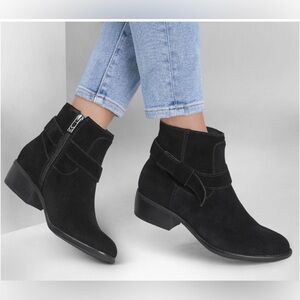 Sketchers Westerville Black suede booties size 7.5